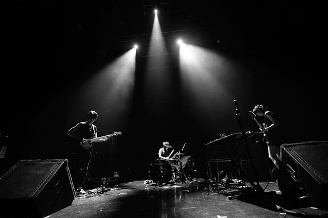 「にせんねんもんだい A・シャーウッドx坂本慎太郎xラシャド・ベッカーの豪華布陣で作り上げた新作から12分に及ぶ新曲を公開」1枚目/2