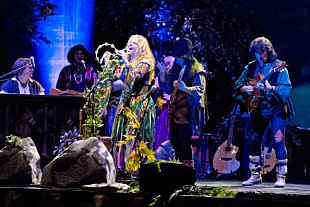 「ブラックモアズ・ナイトで新作発表のリッチー、ロック復帰計画＆“ディオ＋フレディ”のような新シンガーについて語る」