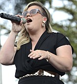 「ケリー・クラークソン、ドクターストップにより6公演を中止」1枚目/1