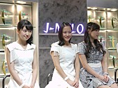 「つんく♂の手紙の内容に聞き入る譜久村/小田/野中」7枚目/8