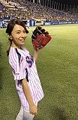 「May J. クライマックスシリーズ始球式に登板 惜しくもノーバンならず」1枚目/1