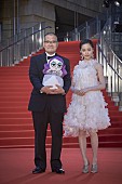「AKB48島崎遥香＆中田秀夫監督【第28回東京国際映画祭】で『劇場霊』PR「絶好のデートムービー的ホラーです！」」1枚目/3