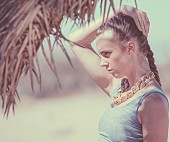 「MO（ムー）、アヴィーチーやディプロも惚れ込むデンマーク新鋭シンガーが新曲「KAMIKAZE」を配信スタート」1枚目/2