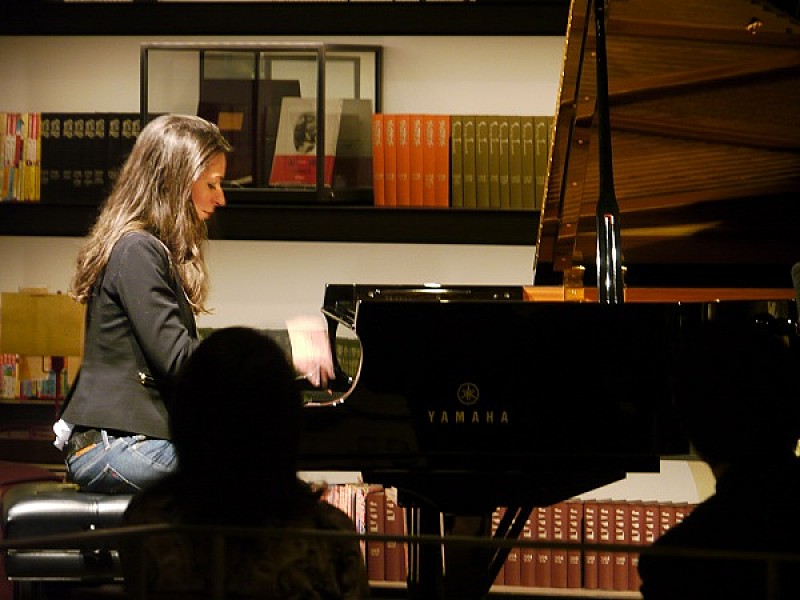 ユリアンナ・アヴデーエワのプレミアムイベント開催、「楽器を見た時に、プレゼントを開けるくらいワクワクする」