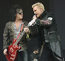 ビリー・アイドル、スティーヴ・スティーヴンス（Gt）を迎えラスベガス