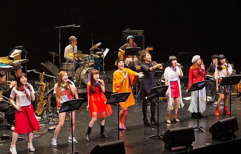 中村八大をトリビュートした「21世紀の『上を向いて歩こう』」が開催　大友良英がバンドや歌い手たちと表現したこととは？