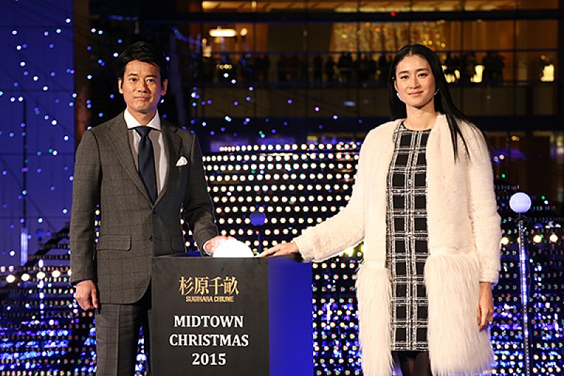 「唐沢寿明、小雪『ミッドタウンクリスマス2015』点灯式に登場」1枚目/5