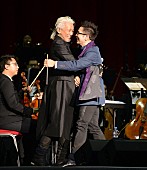 「玉置浩二×オーケストラ 　香港の輝きの中に降り注ぐ祝祭の響き」1枚目/6