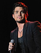 「アダム・ランバートの“わいせつな振る舞い”めぐり、シンガポールで2つの嘆願運動」1枚目/1