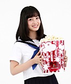「橋本環奈主演『セーラー服と機関銃 -卒業-』コラボでMEGAポップコーン発売」1枚目/2