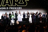 「『スター・ウォーズ／フォースの覚醒』ワールド・プレミア、ハリソン・フォード、キャリー・フィッシャー、ジョージ・ルーカス監督らも登場」1枚目/4