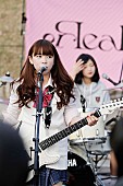 「キュートな現役女子高生バンド“ЯeaL”無謀な挑戦!? メジャーデビュー＆大阪野音ワンマン発表」1枚目/2