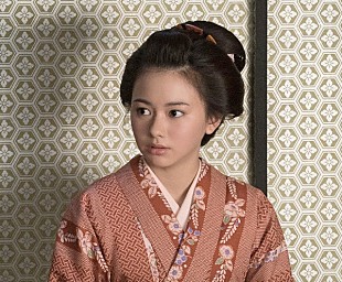 「山本舞香が『殿、利息でござる』にて時代劇映画初挑戦、瑛太演じる茶師の妻役を務める」