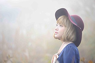 「ロリータと大人の女性を行き交うniina（ニーナ）豪華演奏陣集結の初作品集発売」