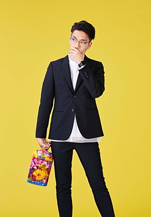 「tofubeatsがPS4（R）作品をラップで紹介する動画『“PS4（R）タイトルZOKUZOKU 2016”』公開」