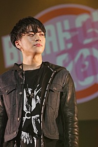 X4 YUYA（松下優也）、新垣里沙とのダブル主演舞台『暁のヨナ