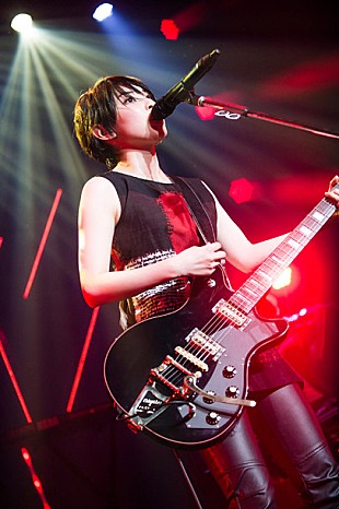 「家入レオ 東名阪Zeppワンマン初日レポート到着 秋の全国ツアー開催決定」