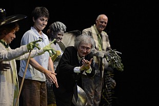 「小澤征爾が初のグラミー賞受賞、「仲間たちとこの喜びを分かち合いたい」」