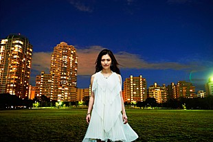 「映画『僕だけがいない街』主題歌でデビュー！ 大型新人・栞菜智世（かんなちせ）キュートなビジュアル公開」