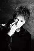 「GACKT 卒業式サプライズライブの密着特番放送決定」1枚目/1