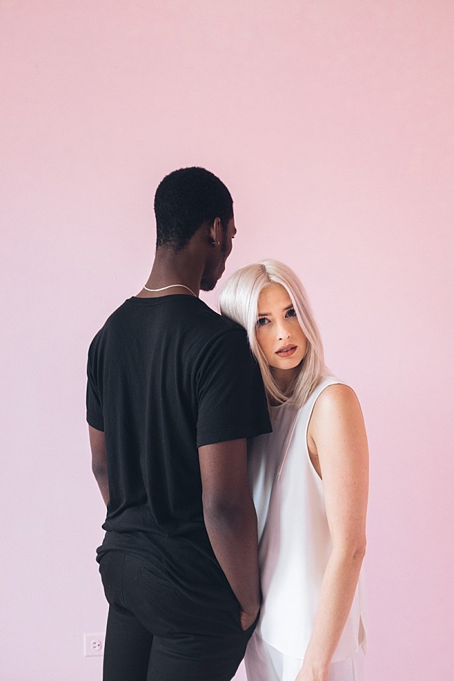 「J・ディラ以降のサンプリング/カットアップを追求する気鋭ビートメイカー多数参加！Repeat PatternとTa-kuによる＜BRRWD＞が初コンピを発表」1枚目/3