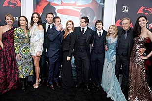 「『バットマンVSスーパーマン』NYプレミア開催、サプライズでウィル・スミスも応援に」