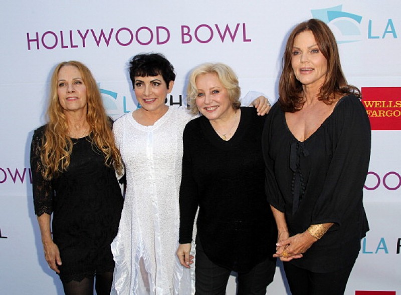 ゴーゴーズ、38年の活動を経てフェアウェル・ツアー発表