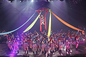 HKT48  サシコドソレイユ 福岡 会場 生写真 HKT48 地元福岡での初アリーナ公演でサプライズ連発 指原「これでHKT48