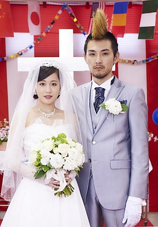 「前田敦子「結婚します！」幸せオーラ全開のウェディングドレス姿、初披露」