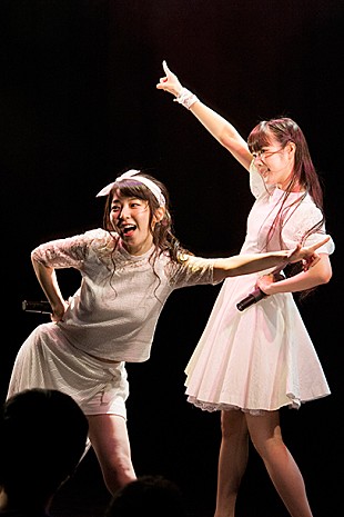 「Dorothy Little Happy 発売間近の新作収録曲を全曲熱唱、定評ある歌唱力の2人が挑んだ冒険とは」