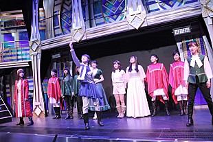 「モーニング娘。'16 前代未聞の記者会見!? 予測不能の発言連発で新作舞台【続・11人いる! 】への期待高まる」