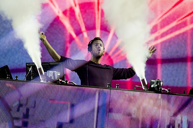 「カルヴィン・ハリス/シーア/メジャー・レイザー/The 1975～圧巻のヘッドライナーから新人アクトまで【コーチェラ】現地レポート(日曜日編)」1枚目/1