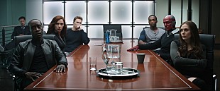 「アイアンマンとキャプテン・アメリカの本音とは？　『シビル・ウォー』本編映像が一部公開」