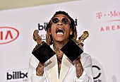 「 【2016 Billboard Music Awards】＜トップ Hot 100 ソング賞＞はウィズ・カリファ、＜トップ Billboard 200 アルバム賞＞はアデルが受賞」1枚目/1