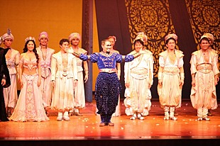 「劇団四季『アラジン』が上演1周年、全公演完売のヒットを更新中」