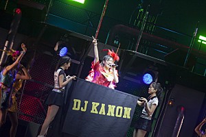 モーニング娘。の太陽”鈴木香音卒業公演は、熱狂の泡沫ナイト