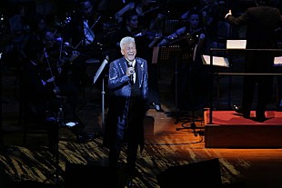 「玉置浩二、完全復活は「愛する音楽のおかげです」　フルオーケストラ公演初日をレポート！」