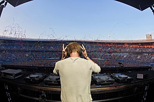 「「色々あったけど、やっと来られて嬉しい」アヴィーチーの最初で最後のジャパン・ツアーに4万8千人のファン熱狂」