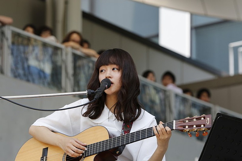 藤原さくら「藤原さくら 福山雅治との主演ドラマ『ラブソング』主題歌シングル『Soup』発売記念フリーライブに2,000人動員」1枚目/8