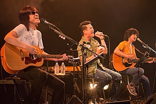 「doaだからできる大人の自由… 恒例アコースティックライブで3人のボーカルが自在のアクト」