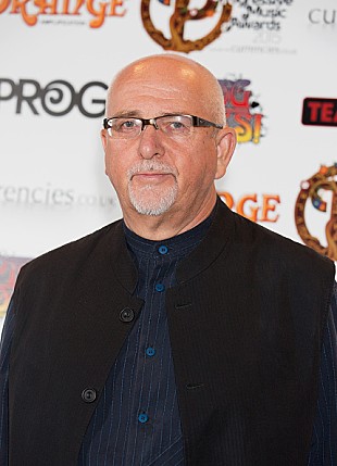 「ピーター・ガブリエル、故モハメド・アリにインスパイアされた新曲公開」