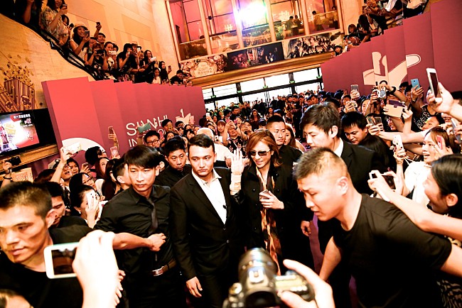 「X JAPAN 映画『We Are X』海外映画祭招待の嵐でYOSHIKI急遽現地入り！ 現地映像＆写真到着」1枚目/7