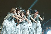 「℃-ute「これからも5人で走りたい！」メンバーの想いへの返答……NMB48山本彩やTPD高嶋菜七らも絶賛の武道館アクト」1枚目/10