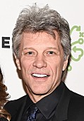 「ジョン・ボン・ジョヴィ、がんと闘うファンを自身の非営利レストランに招く」1枚目/1