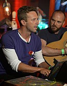 「コールドプレイとヘンリー王子が共演、ケンジントン宮殿でのチャリティ・コンサートにて」1枚目/1