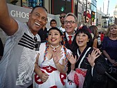 「友近と渡辺直美がハリウッドでレイ・パーカーJr.と「ゴーストバスターズ」を大合唱」1枚目/5