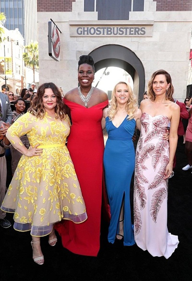 「左からメリッサ・マッカーシー、レスリー・ジョーンズ、ケイト・マッキノン、クリステン・ウィグ」5枚目/5