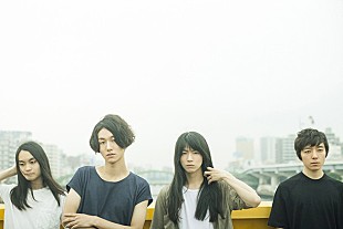 「熱烈な“ポップ愛”を示すバンド・クウチュウ戦 新AL『超能力セレナーデ』より「魔法が解ける」MV公開」