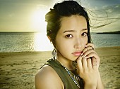 「沖縄初のアニソンシンガーMICHI 故郷のビーチで撮影！ キュートな新ビジュアル解禁」1枚目/2