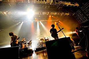 「スピッツ主催イベ20周年記念フォトブック発売！ ミスチル/奥田民生/真心/RADWIMPSら全出演者のライブフォトなど掲載」